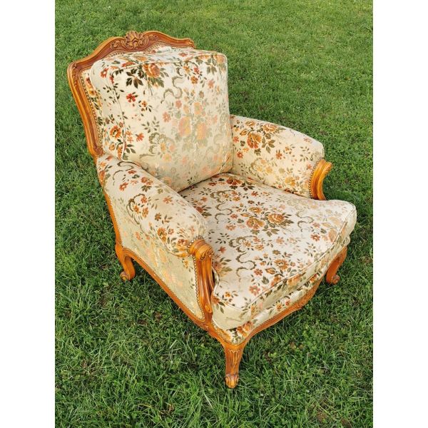 Fauteuil vintage en velours fleuri