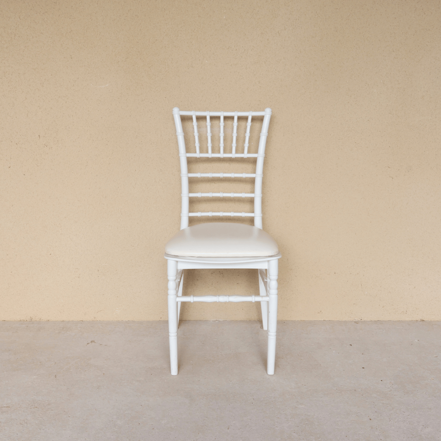 Chaise Chivari blanche