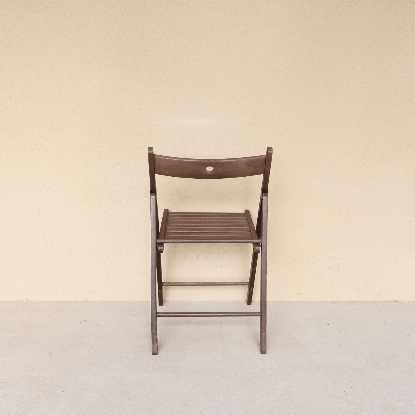 Chaise pliante lattée marron