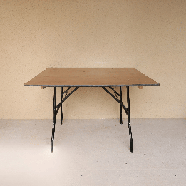Table carrée 120X120 cm 4/8 personnes