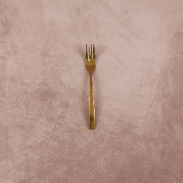 Fourchette de table dorée
