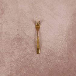 Fourchette de table dorée