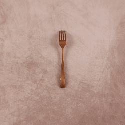 Fourchette de table cuivrée mate