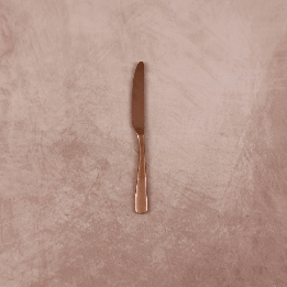 Couteau de table cuivré mat