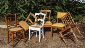 Location de chaises dépareillées Vintage pour votre Mariage en 2021 en Savoie